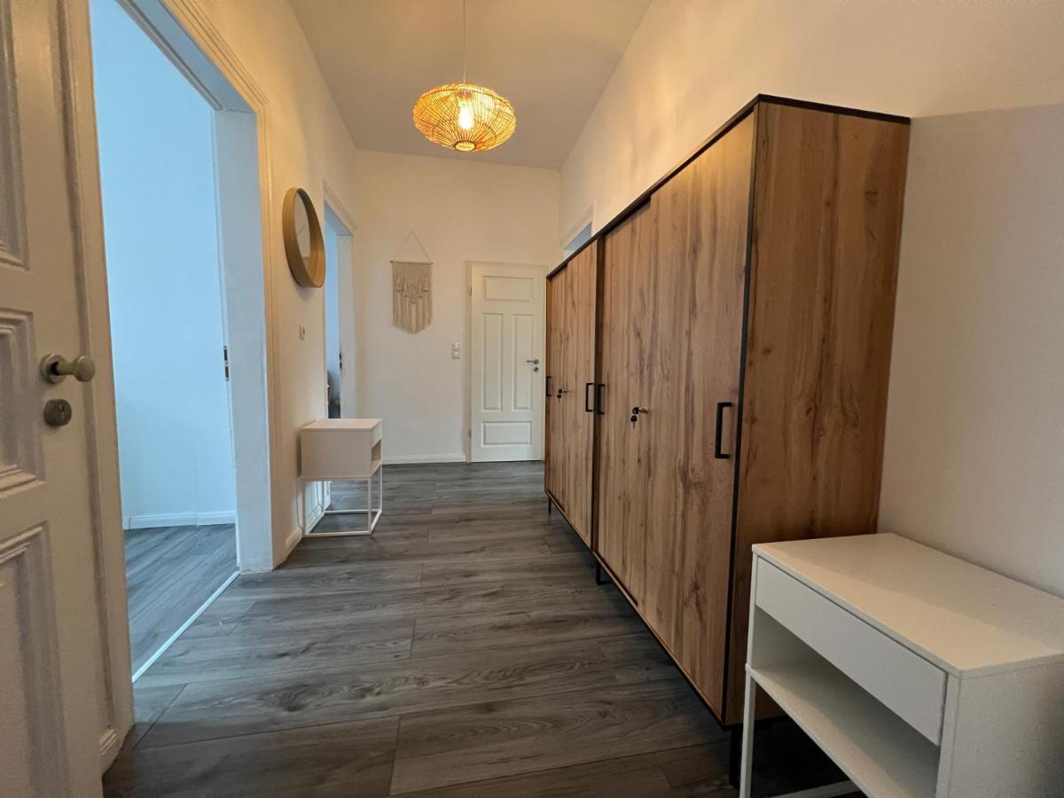 شقة Direkter Moselblick I Altbau I 4 Personen I Terrasse سانكت ديجيوند المظهر الخارجي الصورة