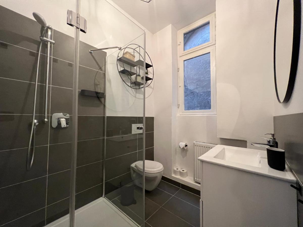 شقة Direkter Moselblick I Altbau I 4 Personen I Terrasse سانكت ديجيوند المظهر الخارجي الصورة