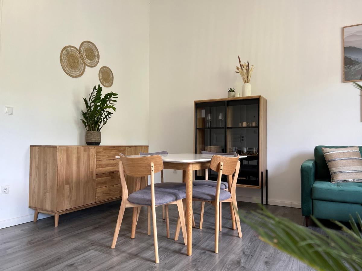 شقة Direkter Moselblick I Altbau I 4 Personen I Terrasse سانكت ديجيوند المظهر الخارجي الصورة