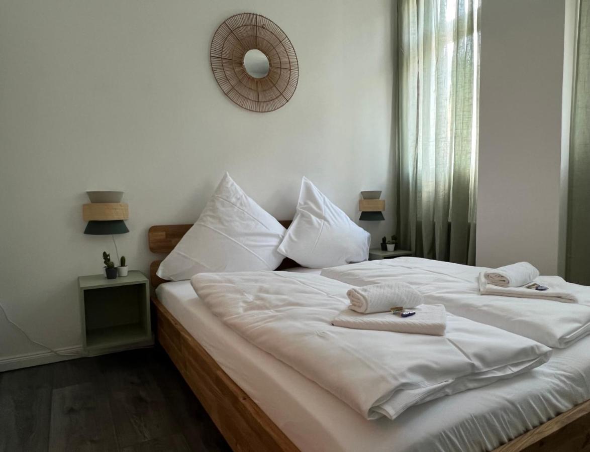 شقة Direkter Moselblick I Altbau I 4 Personen I Terrasse سانكت ديجيوند المظهر الخارجي الصورة